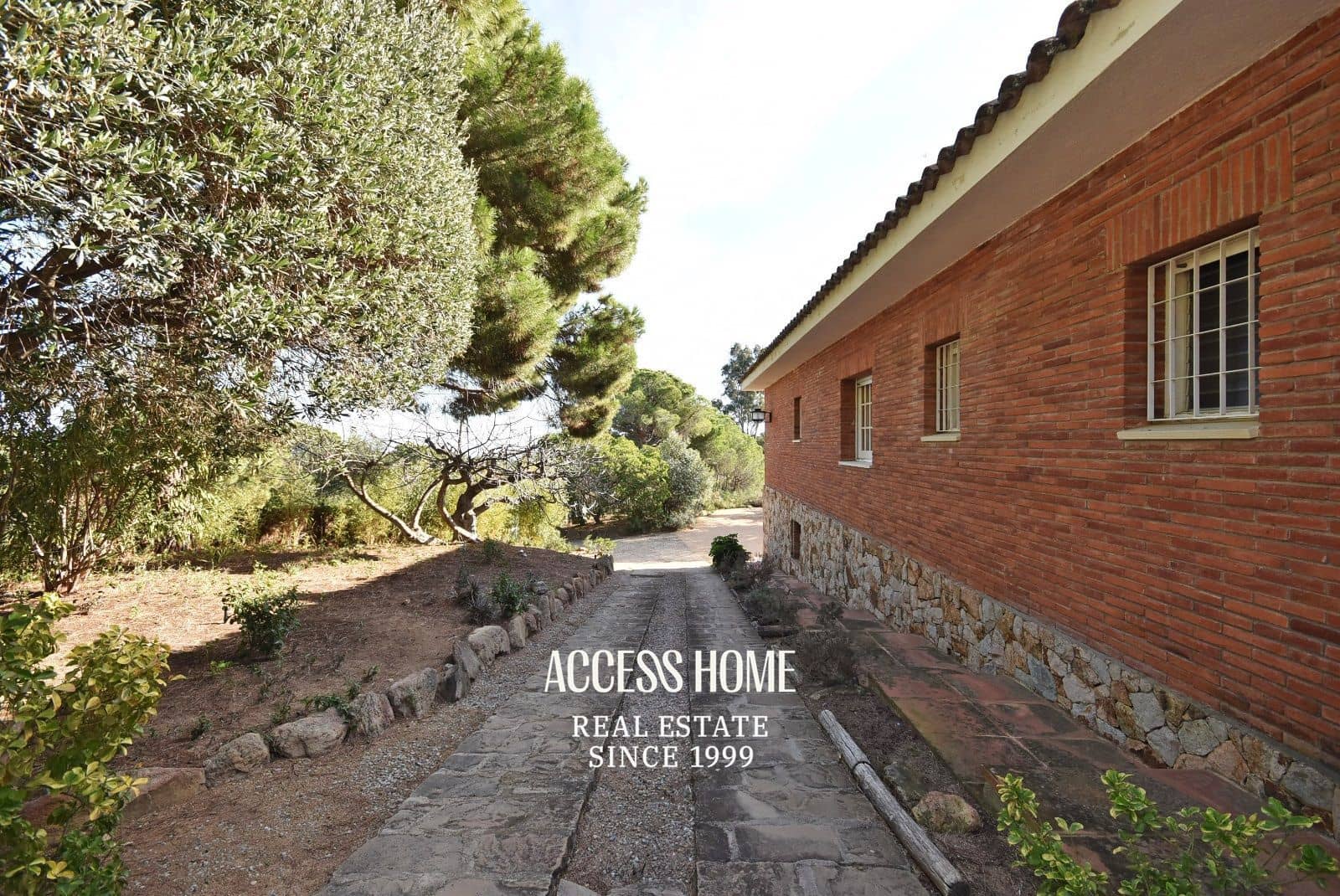 5 slaapkamer Villa te koop in Sant Vicenc de Montalt met zwembad garage - € 1.575.000 (Ref: 9118391)