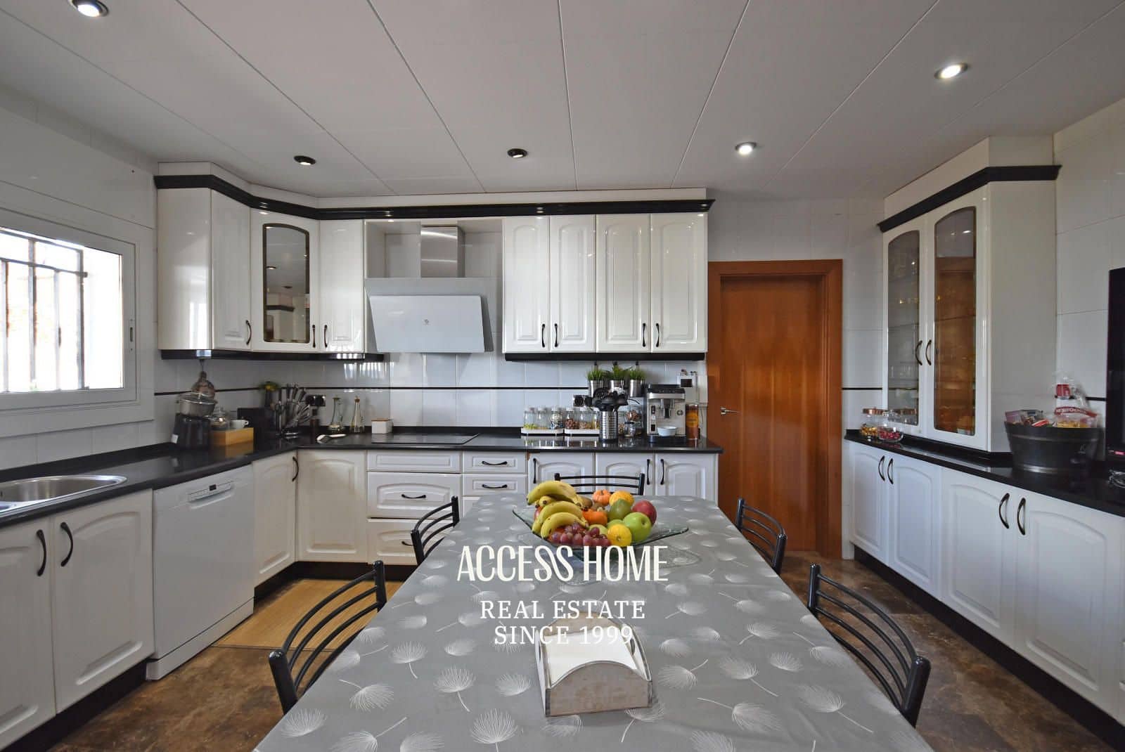 5 soveværelse Villa til salg i Argentona med swimmingpool garage - € 550.000 (Ref: 9131544)