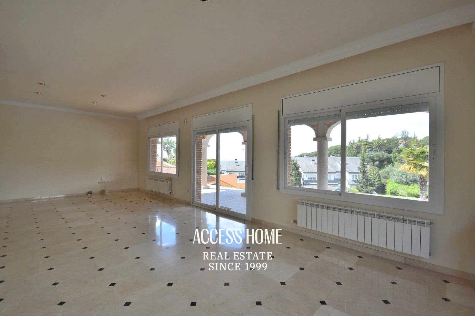 5 soveværelse Villa til salg i Sant Vicenc de Montalt med swimmingpool garage - € 1.250.000 (Ref: 9131546)