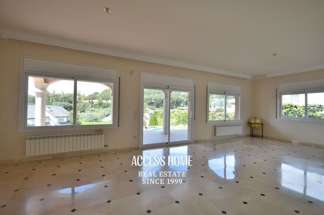 5 sypialnia Willa na sprzedaż w Sant Vicenç de Montalt z basenem garażem - 1 250 000 € (Ref: 9131546)