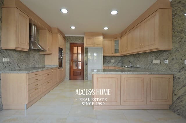 5 sypialnia Willa na sprzedaż w Sant Vicenç de Montalt z basenem garażem - 1 250 000 € (Ref: 9131546)