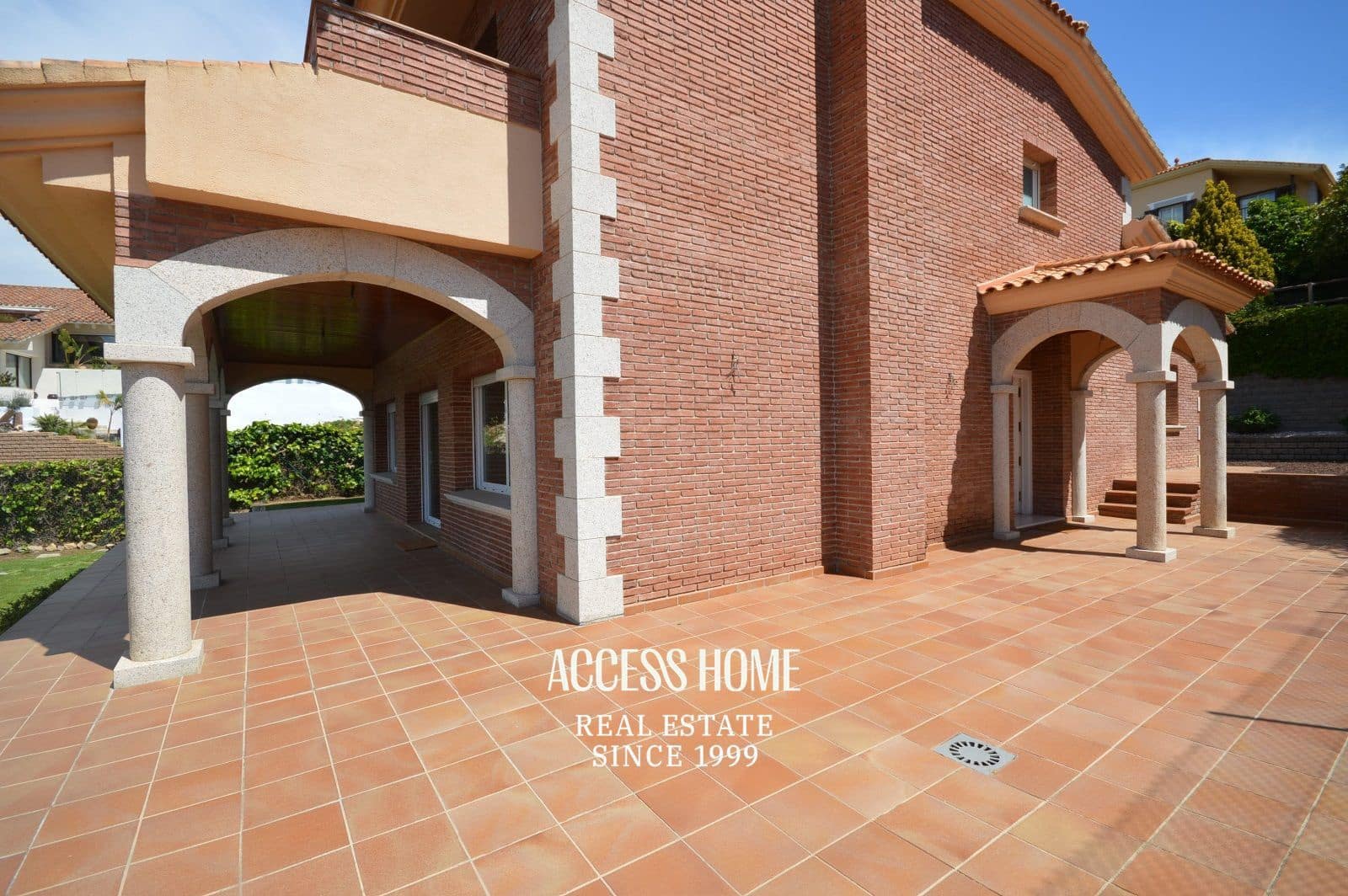 5 soveværelse Villa til salg i Sant Vicenc de Montalt med swimmingpool garage - € 1.250.000 (Ref: 9131546)