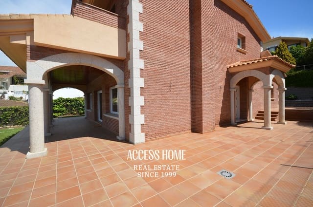 5 sypialnia Willa na sprzedaż w Sant Vicenç de Montalt z basenem garażem - 1 250 000 € (Ref: 9131546)