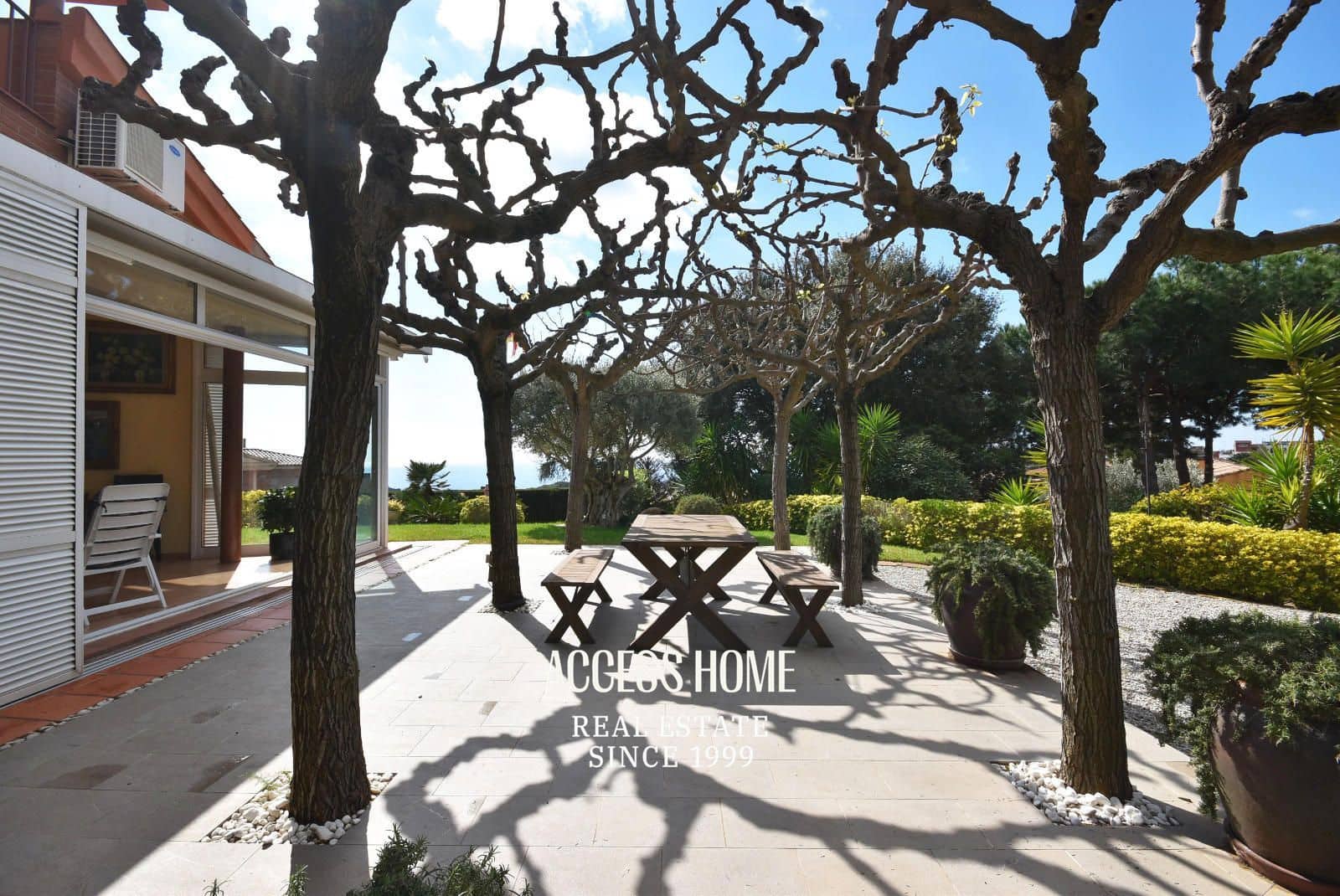 4 soveværelse Villa til salg i Sant Vicenc de Montalt med swimmingpool garage - € 995.000 (Ref: 9131790)