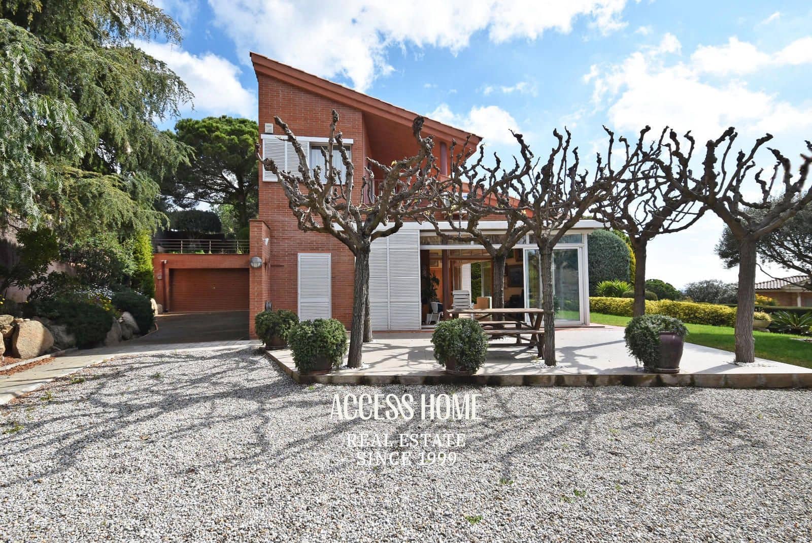 4 soveværelse Villa til salg i Sant Vicenc de Montalt med swimmingpool garage - € 995.000 (Ref: 9131790)