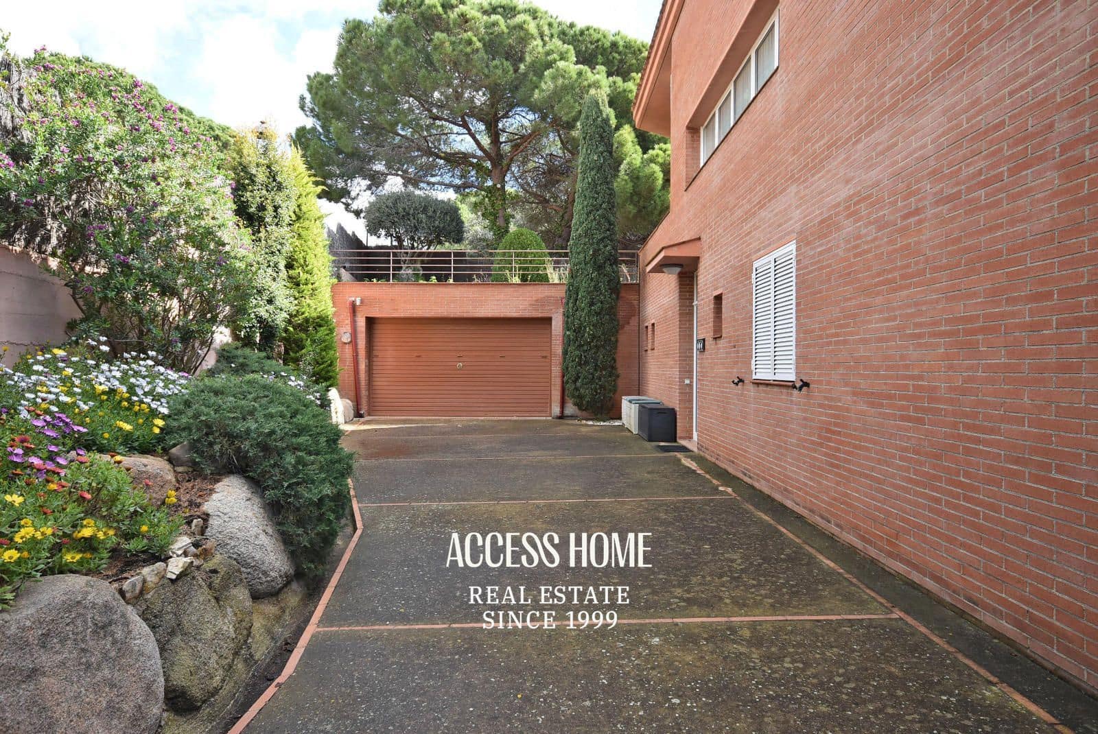 4 soveværelse Villa til salg i Sant Vicenc de Montalt med swimmingpool garage - € 995.000 (Ref: 9131790)