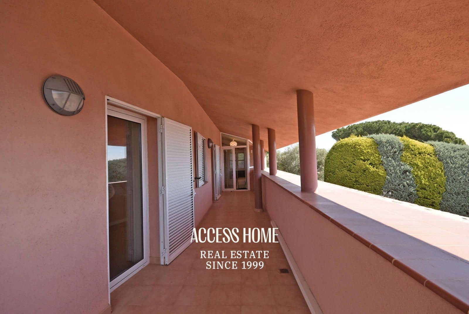 4 soveværelse Villa til salg i Sant Vicenc de Montalt med swimmingpool garage - € 995.000 (Ref: 9131790)