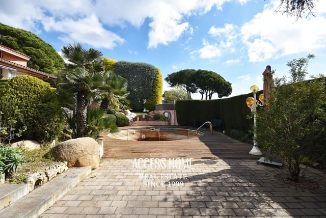 4 bedroom Villa for sale in Sant Vicenç de Montalt with pool garage - € 995,000 (Ref: 9131790)