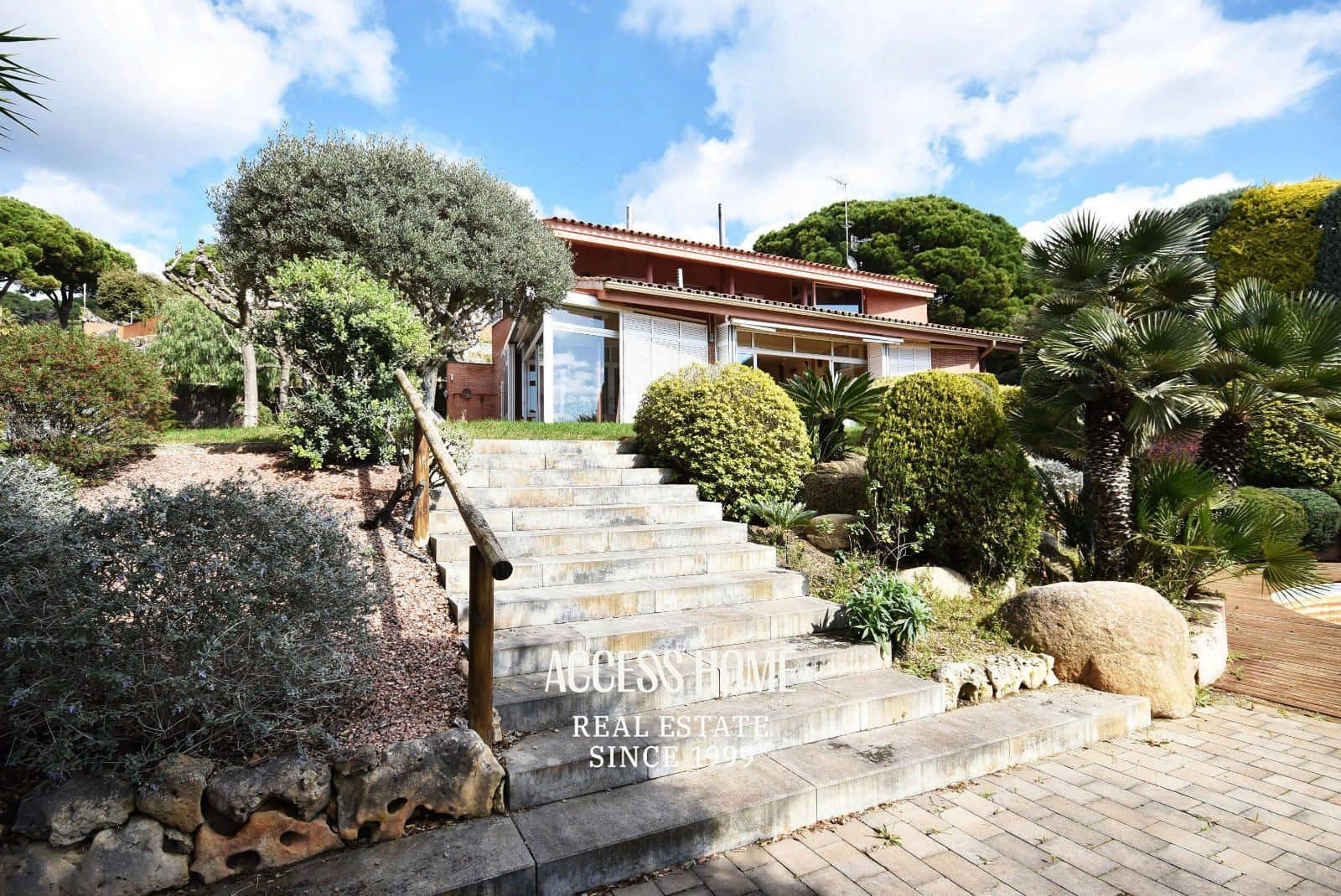 4 soveværelse Villa til salg i Sant Vicenc de Montalt med swimmingpool garage - € 995.000 (Ref: 9131790)