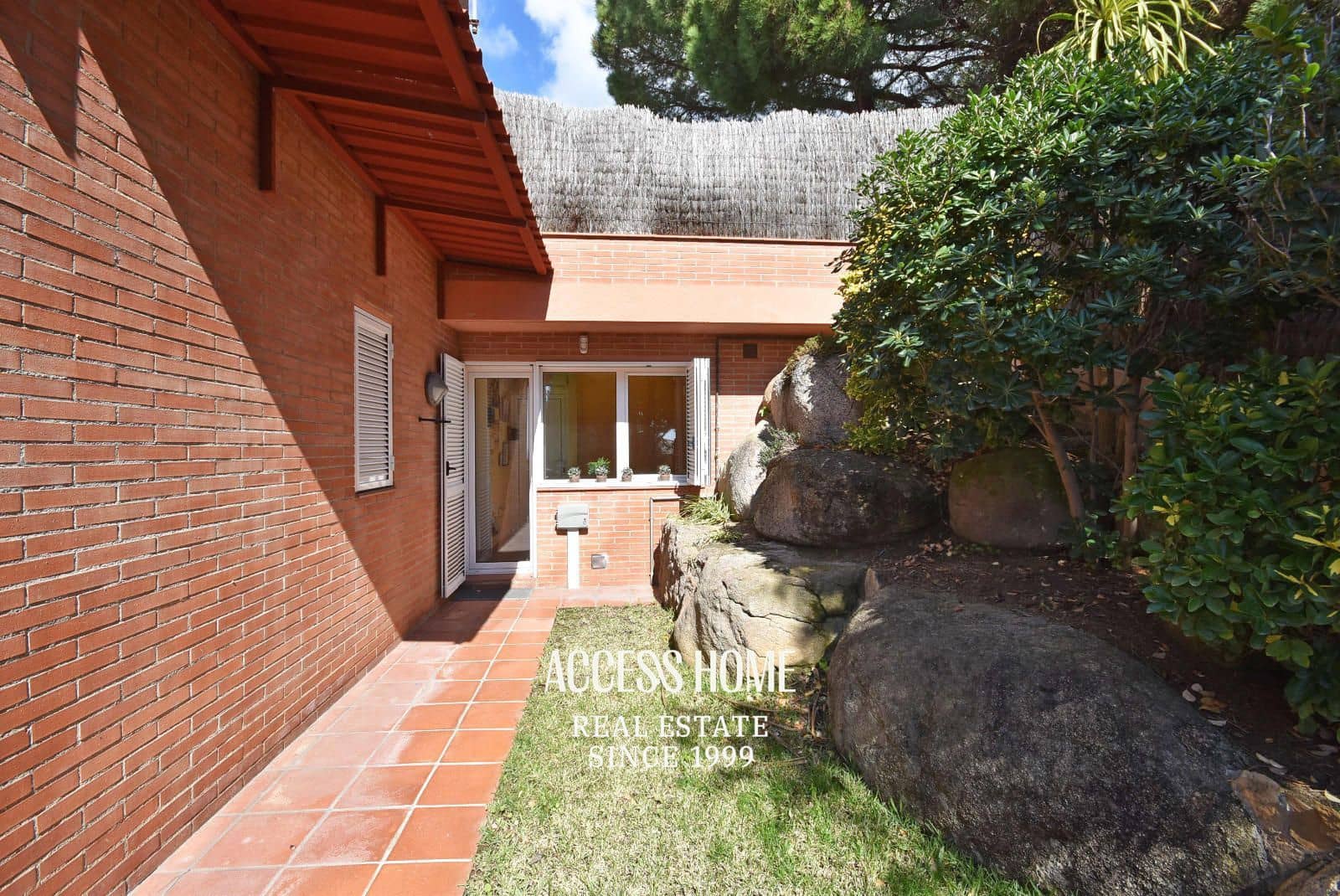 4 soveværelse Villa til salg i Sant Vicenc de Montalt med swimmingpool garage - € 995.000 (Ref: 9131790)