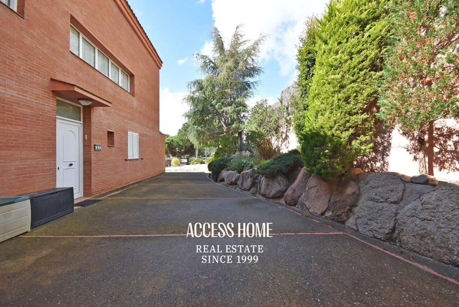 4 soveværelse Villa til salg i Sant Vicenc de Montalt med swimmingpool garage - € 995.000 (Ref: 9131790)