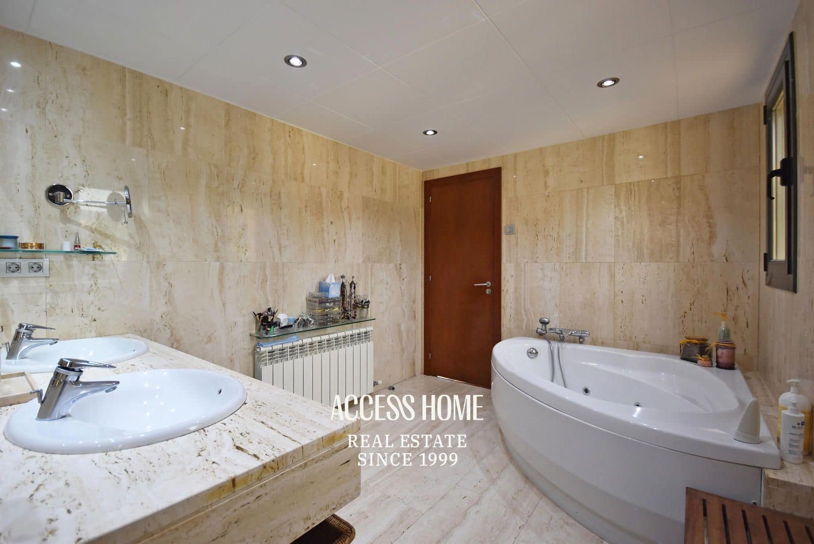 5 soveværelse Villa til salg i Sant Vicenc de Montalt med swimmingpool garage - € 1.600.000 (Ref: 9131793)