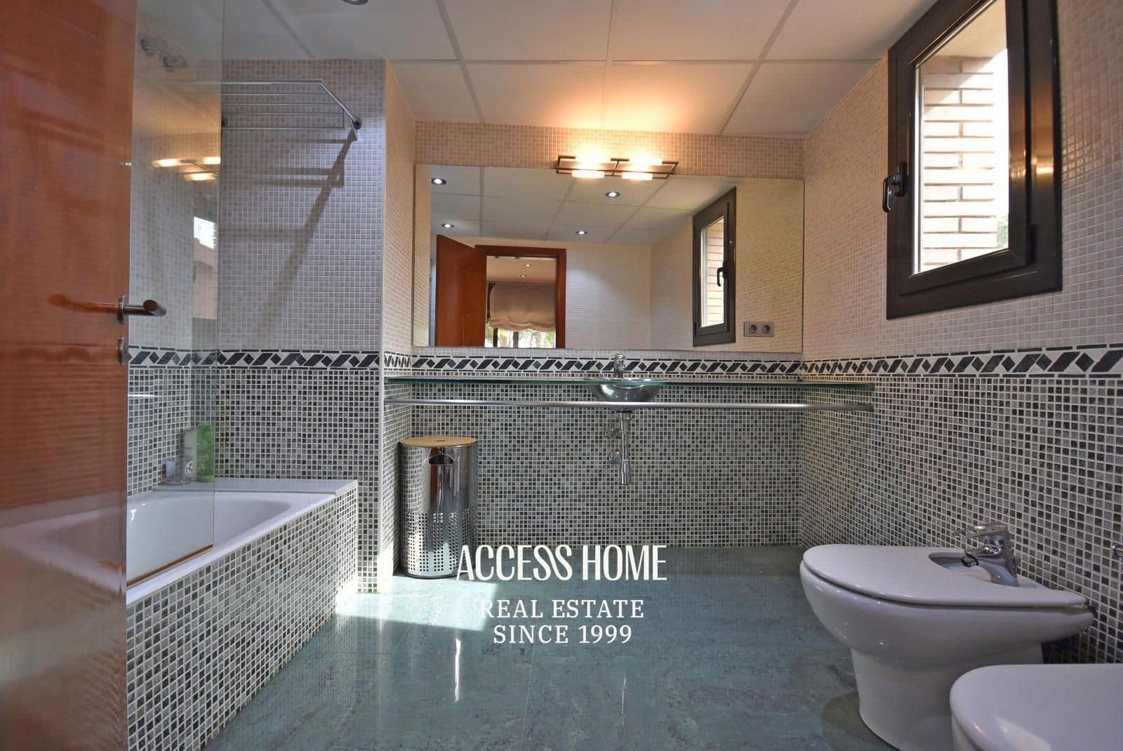 5 soveværelse Villa til salg i Sant Vicenc de Montalt med swimmingpool garage - € 1.600.000 (Ref: 9131793)