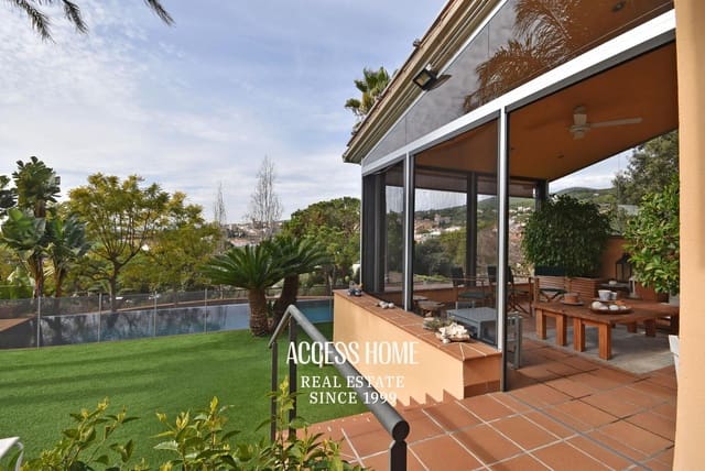 5 soverom Villa til salgs i Sant Vicenç de Montalt med svømmebasseng garasje - € 1 600 000 (Ref: 9131793)