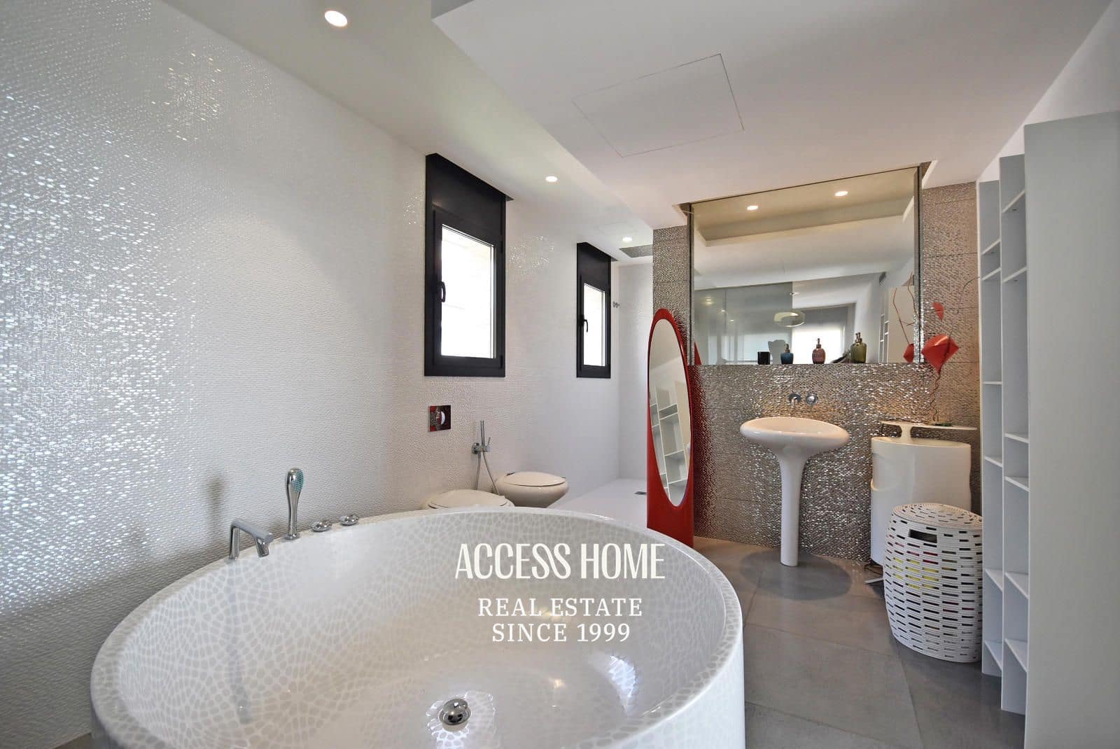 5 soverom Villa til salgs i Sant Vicenc de Montalt med svømmebasseng garasje - € 2 800 000 (Ref: 9131882)