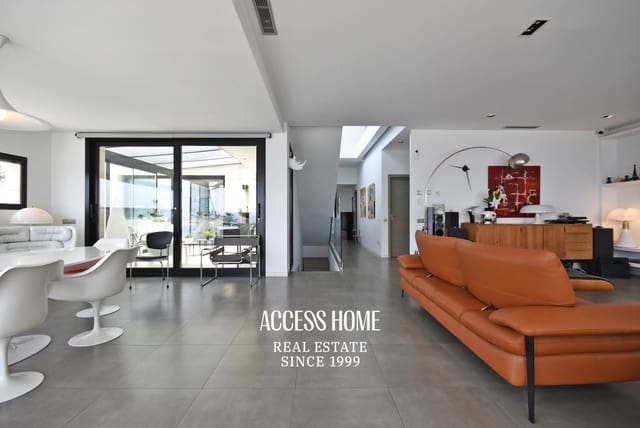 5 makuuhuone Huvila myytävänä paikassa Sant Vicenç de Montalt mukana uima-altaan 
autotalli - 2 800 000 € (Ref: 9131882)