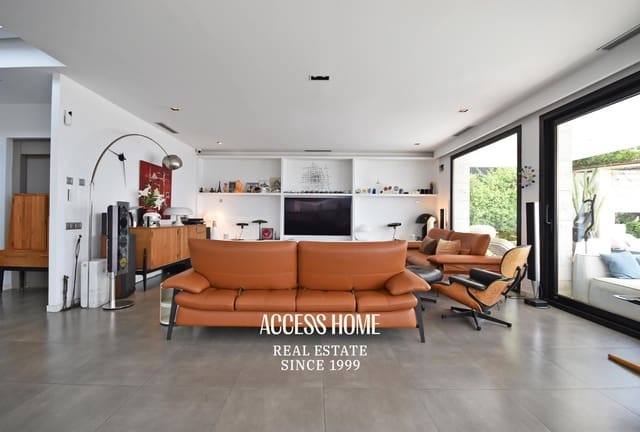 5 makuuhuone Huvila myytävänä paikassa Sant Vicenç de Montalt mukana uima-altaan 
autotalli - 2 800 000 € (Ref: 9131882)