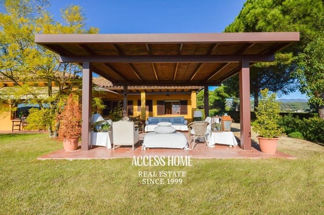 5 soveværelse Villa til leje i Sant Vicenç de Montalt med swimmingpool garage - € 4.500 (Ref: 9135587)