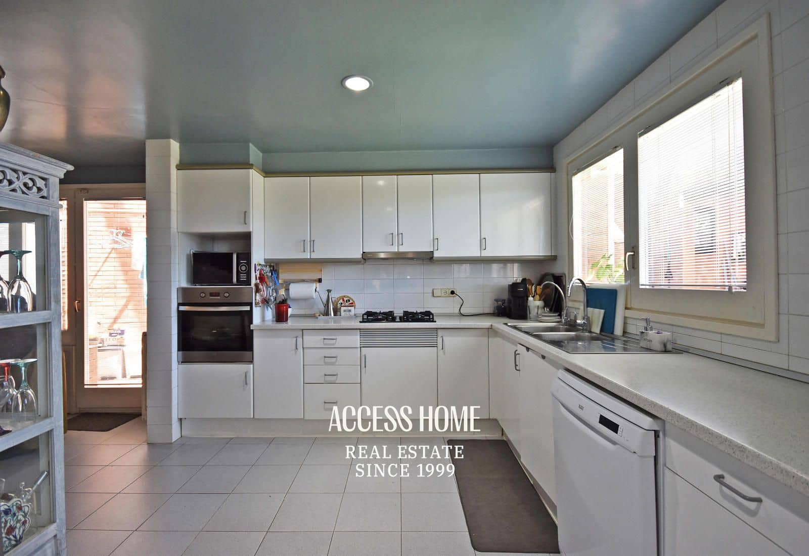 5 sypialnia Willa na sprzedaż w Sant Vicenc de Montalt z basenem garażem - 1 200 000 € (Ref: 9136451)