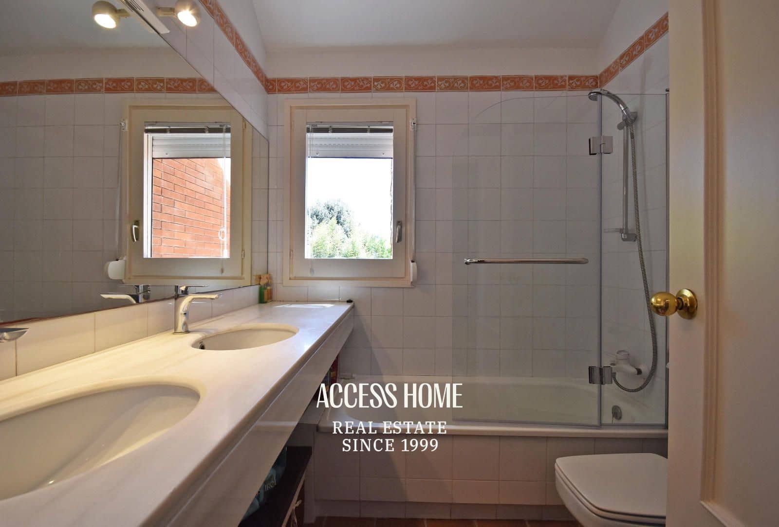 5 sypialnia Willa na sprzedaż w Sant Vicenc de Montalt z basenem garażem - 1 200 000 € (Ref: 9136451)