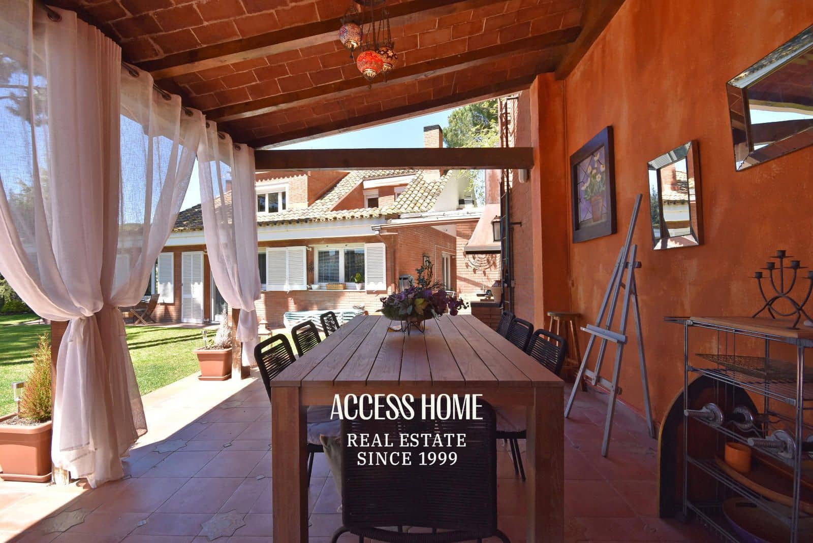 5 sypialnia Willa na sprzedaż w Sant Vicenc de Montalt z basenem garażem - 1 200 000 € (Ref: 9136451)