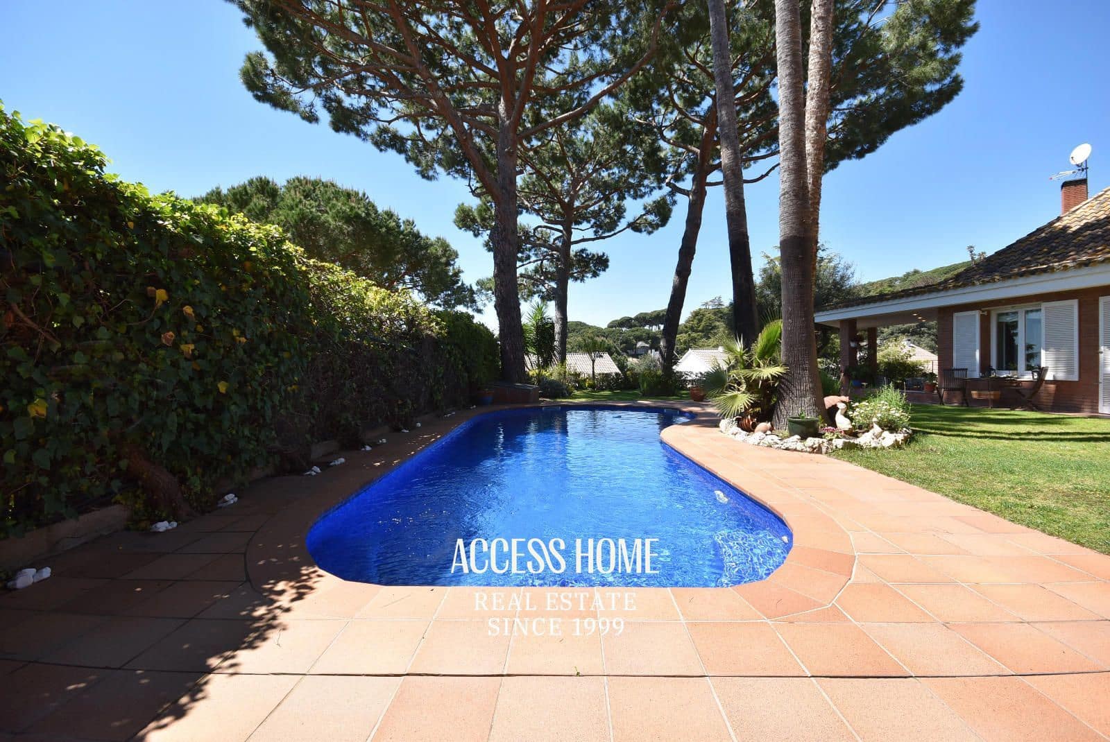 5 sypialnia Willa na sprzedaż w Sant Vicenc de Montalt z basenem garażem - 1 200 000 € (Ref: 9136451)