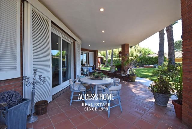 5 bedroom Villa for sale in Sant Vicenç de Montalt with pool garage - € 1,200,000 (Ref: 9136451)