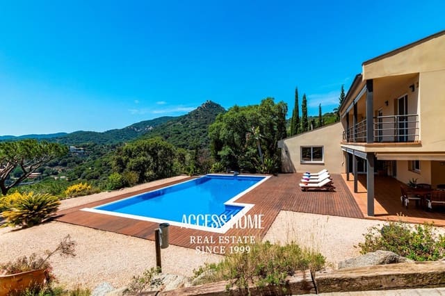5 bedroom Villa for sale in Cabrera de Mar with pool garage - € 1,050,000 (Ref: 9137646)
