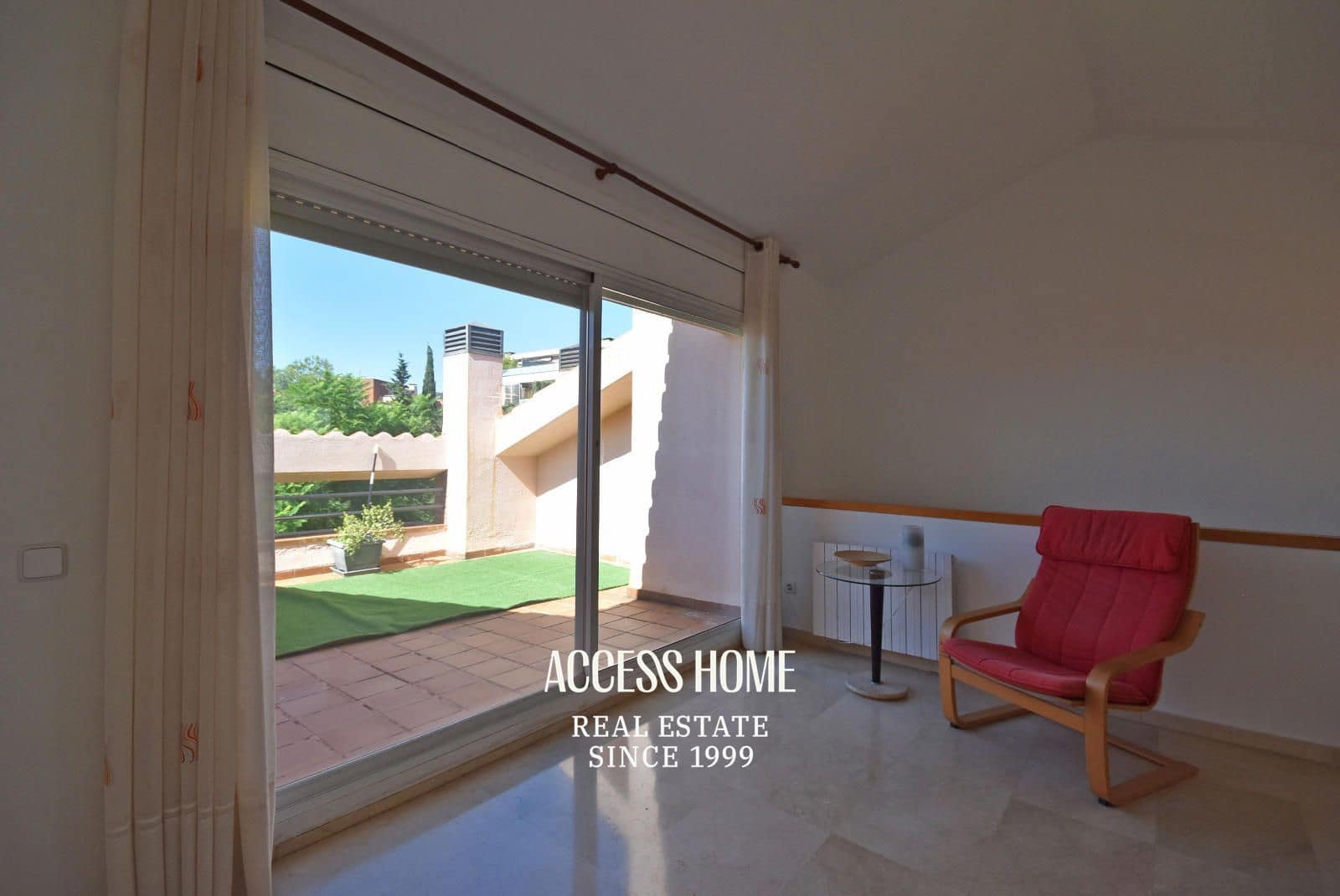 4 soveværelse Byhus til salg i Tiana med garage - € 660.000 (Ref: 9138670)