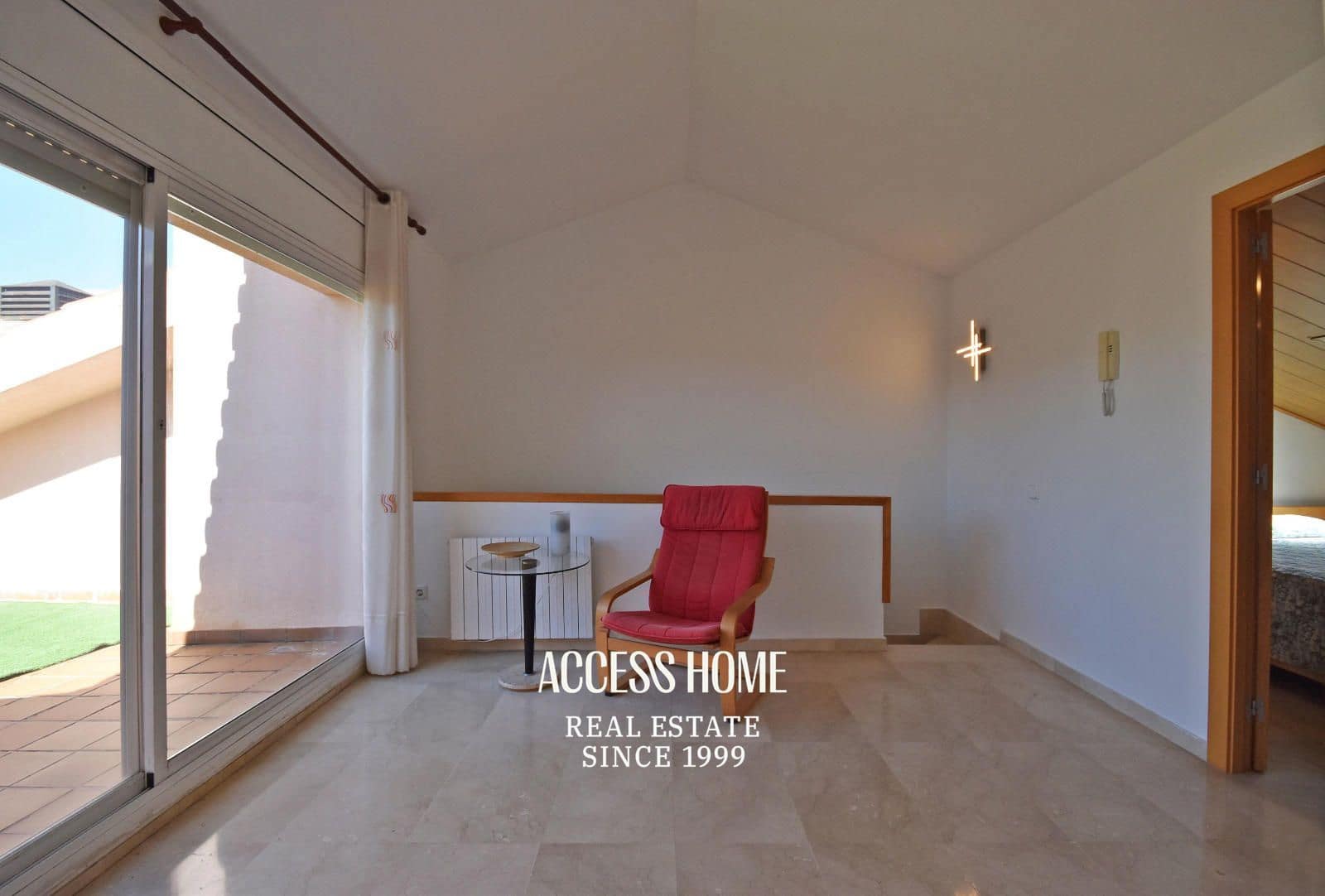 4 soveværelse Byhus til salg i Tiana med garage - € 660.000 (Ref: 9138670)