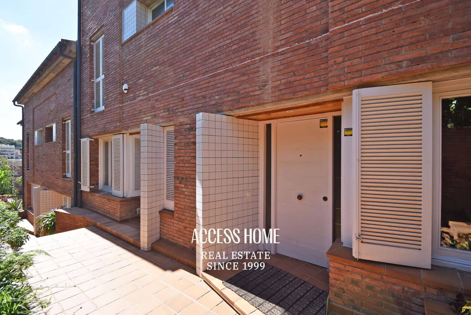 4 soveværelse Byhus til salg i Tiana med garage - € 660.000 (Ref: 9138670)