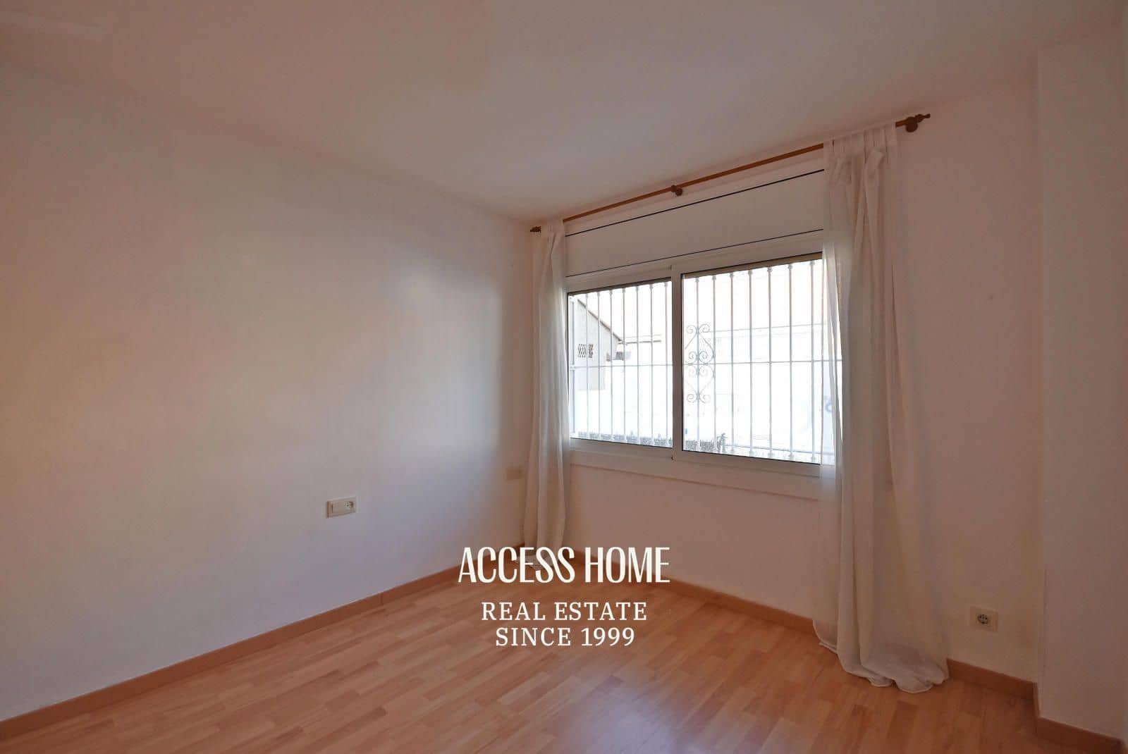 4 soveværelse Byhus til salg i Premia de Dalt med garage - € 556.000 (Ref: 9138673)