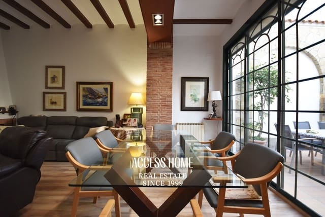 7 bedroom Villa for sale in El Masnou - € 1,100,000 (Ref: 9144697)
