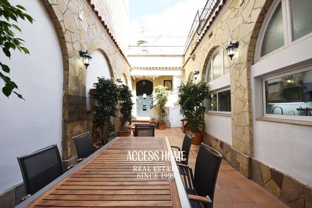 7 bedroom Villa for sale in El Masnou - € 1,100,000 (Ref: 9144697)