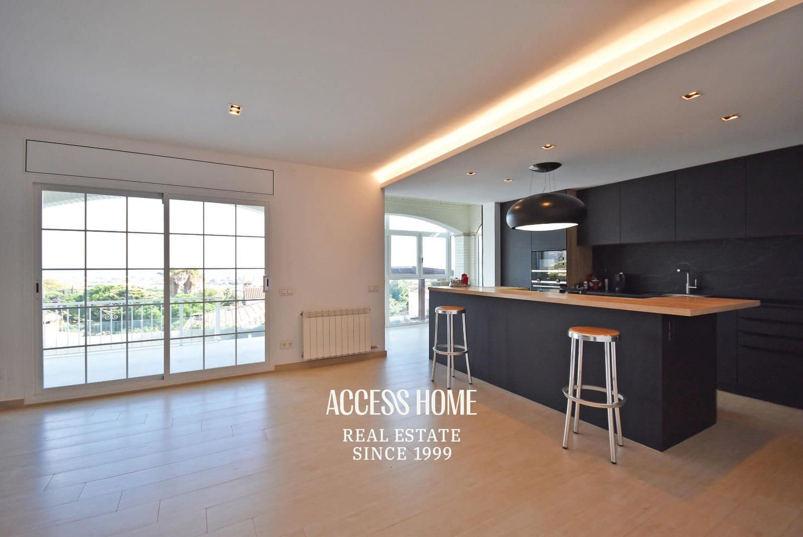 5 sypialnia Willa na sprzedaż w Premia de Dalt z basenem garażem - 1 350 000 € (Ref: 9144698)