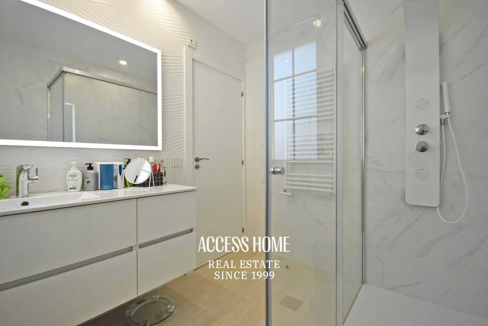 5 sypialnia Willa na sprzedaż w Premia de Dalt z basenem garażem - 1 350 000 € (Ref: 9144698)