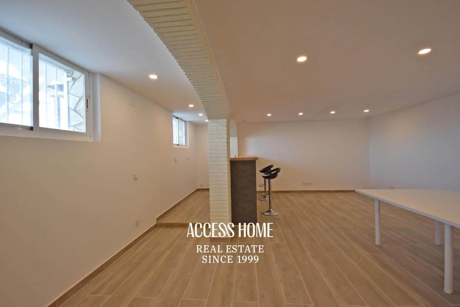 5 sypialnia Willa na sprzedaż w Premia de Dalt z basenem garażem - 1 350 000 € (Ref: 9144698)