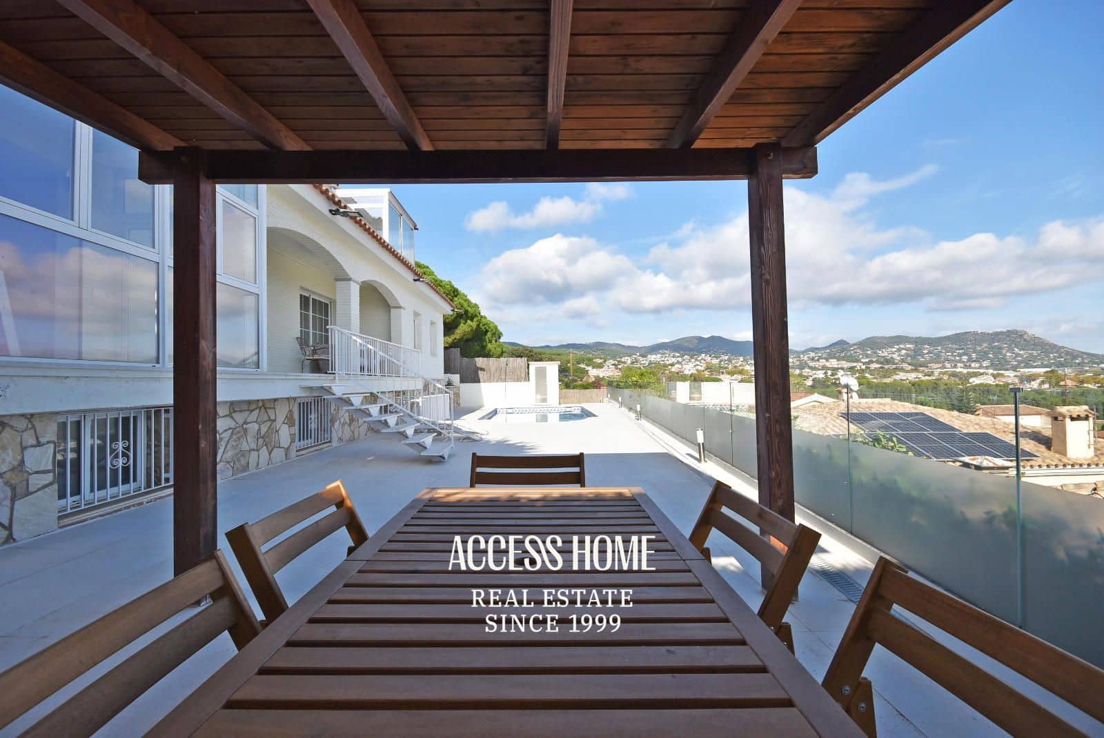 5 sypialnia Willa na sprzedaż w Premia de Dalt z basenem garażem - 1 350 000 € (Ref: 9144698)