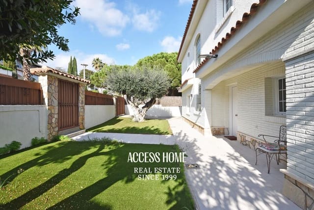 5 makuuhuone Huvila myytävänä paikassa Premià de Dalt mukana uima-altaan 
autotalli - 1 350 000 € (Ref: 9144698)