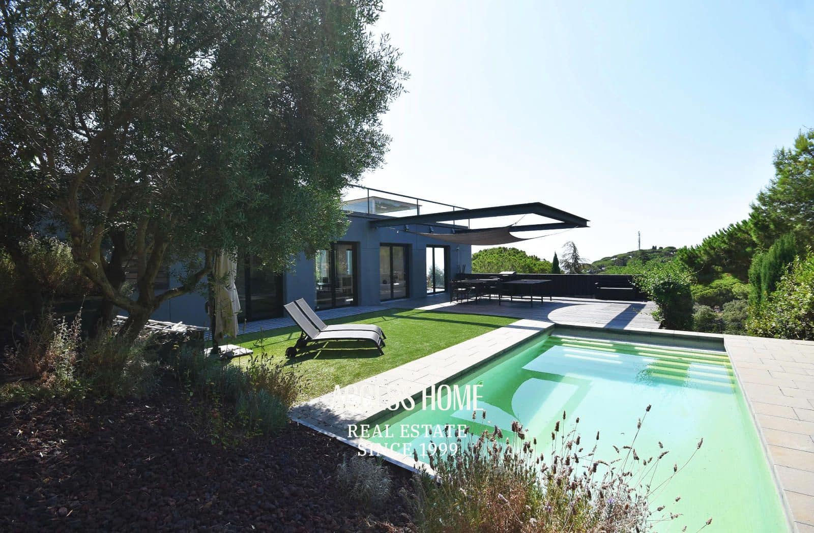 4 sypialnia Willa na sprzedaż w Premia de Dalt z basenem garażem - 1 680 000 € (Ref: 9144700)