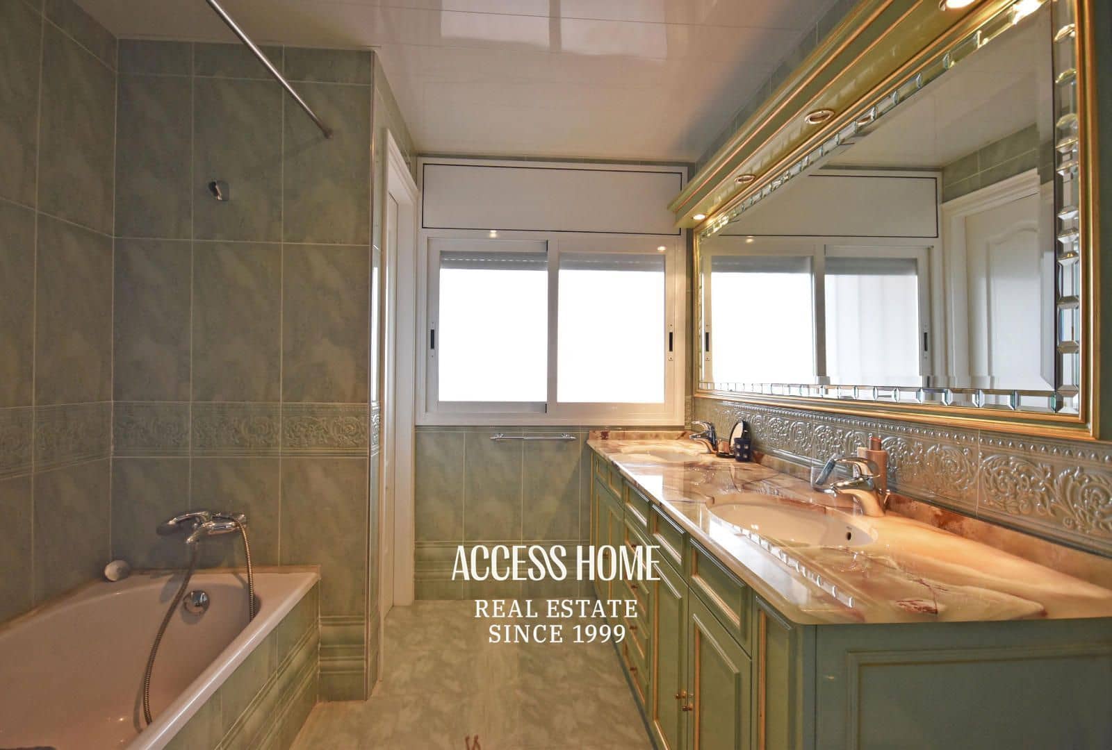 5 sypialnia Willa na sprzedaż w Premia de Dalt z basenem garażem - 3 200 000 € (Ref: 9146003)