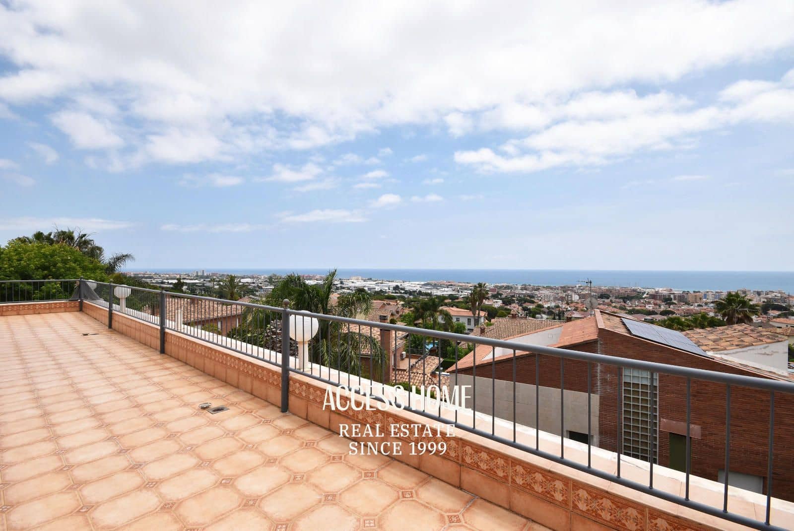 5 sypialnia Willa na sprzedaż w Premia de Dalt z basenem garażem - 3 200 000 € (Ref: 9146003)