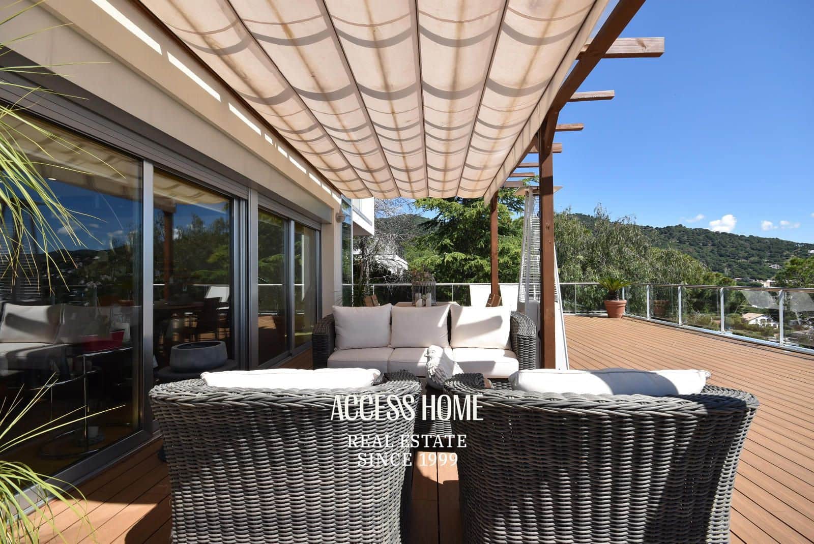 5 soveværelse Villa til salg i Premia de Dalt med swimmingpool garage - € 1.350.000 (Ref: 9146004)