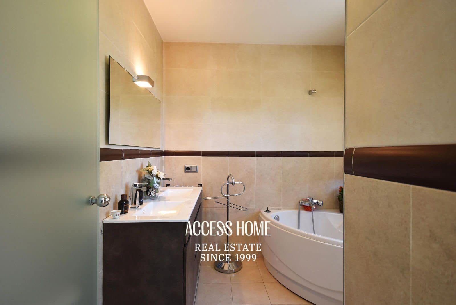 5 soveværelse Villa til salg i Premia de Dalt med swimmingpool garage - € 1.350.000 (Ref: 9146004)