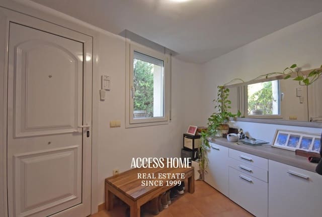 4 slaapkamer Villa te koop in Canet de Mar met garage - € 675.000 (Ref: 9146007)