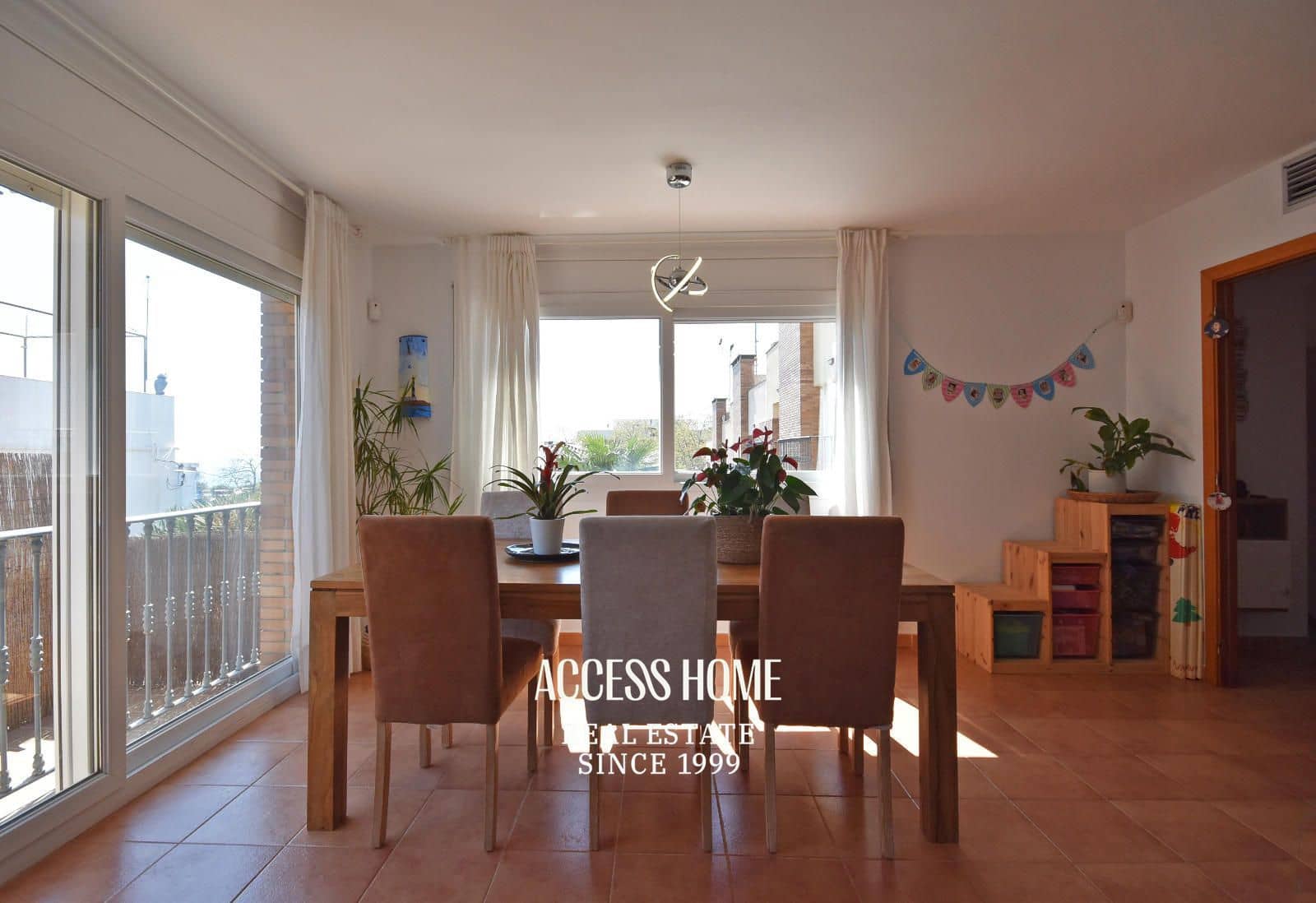 4 soverom Villa til salgs i Canet de Mar med garasje - € 675 000 (Ref: 9146007)