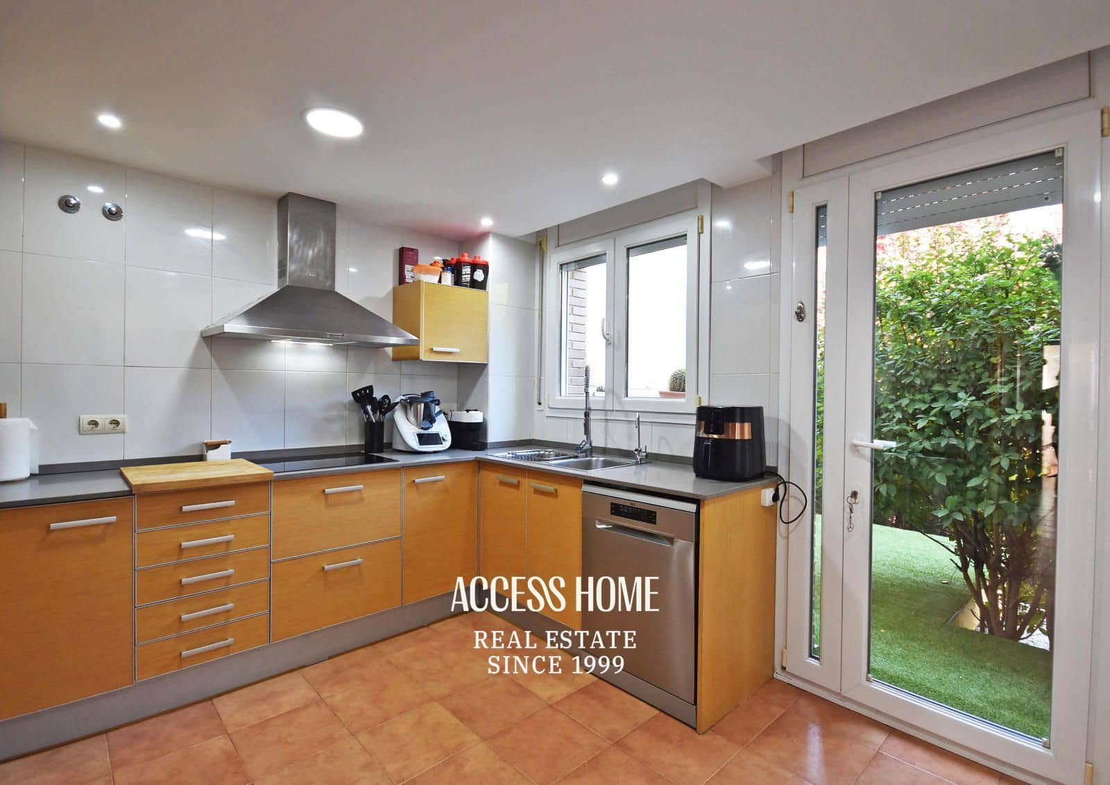 4 soverom Villa til salgs i Canet de Mar med garasje - € 675 000 (Ref: 9146007)