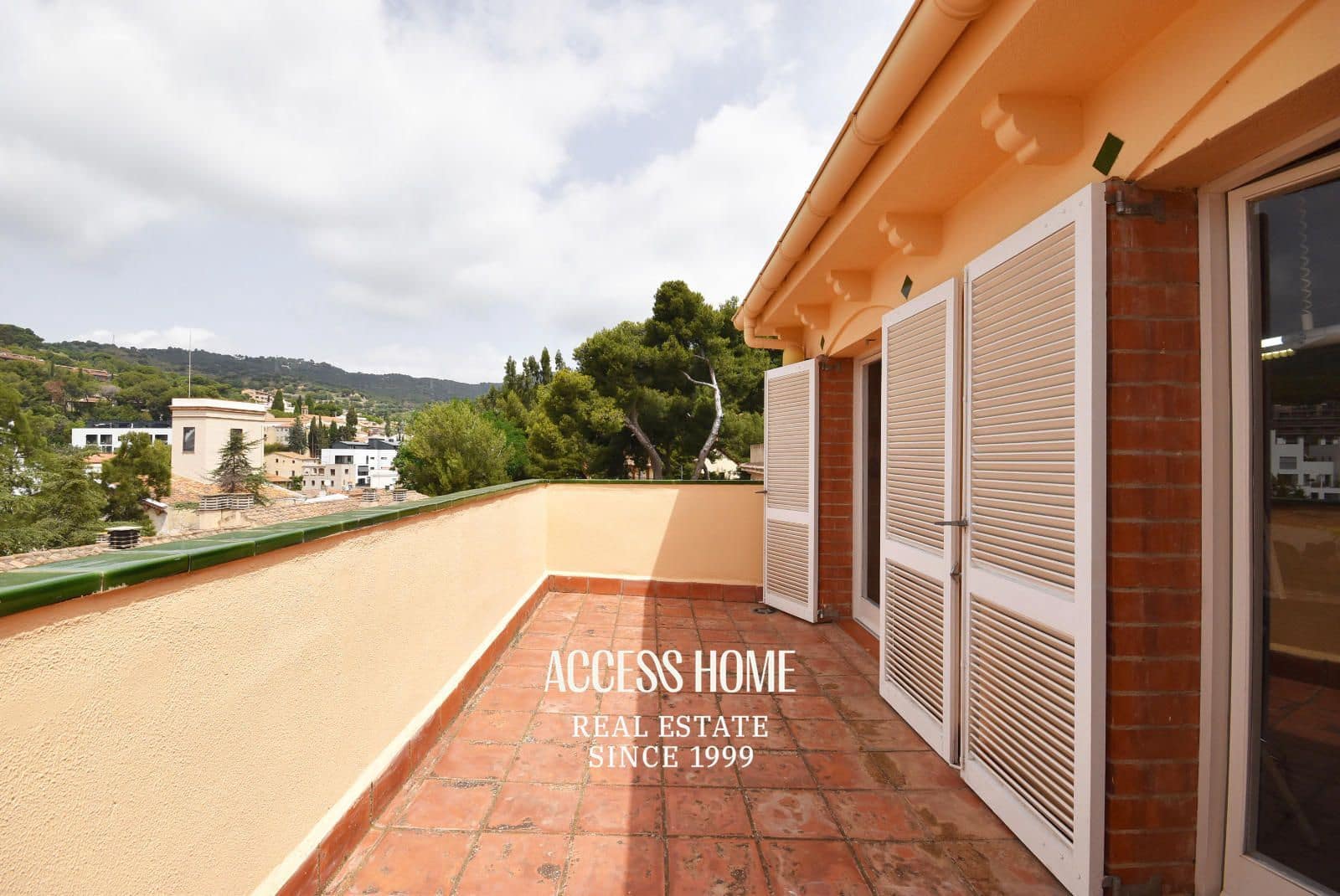 4 soveværelse Villa til salg i Tiana med swimmingpool garage - € 690.000 (Ref: 9146173)