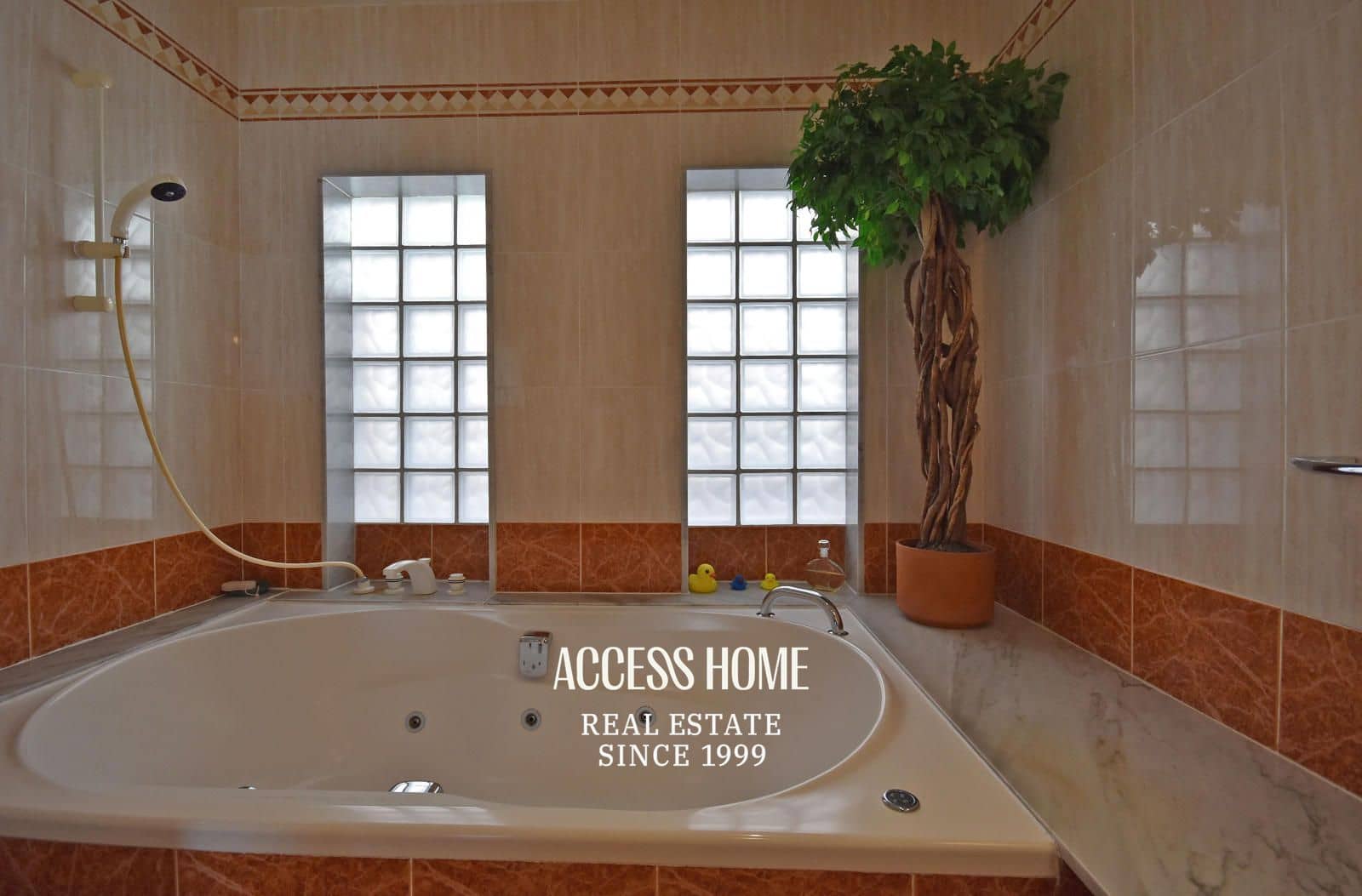 5 soveværelse Villa til salg i Premia de Mar med swimmingpool garage - € 820.000 (Ref: 9146179)