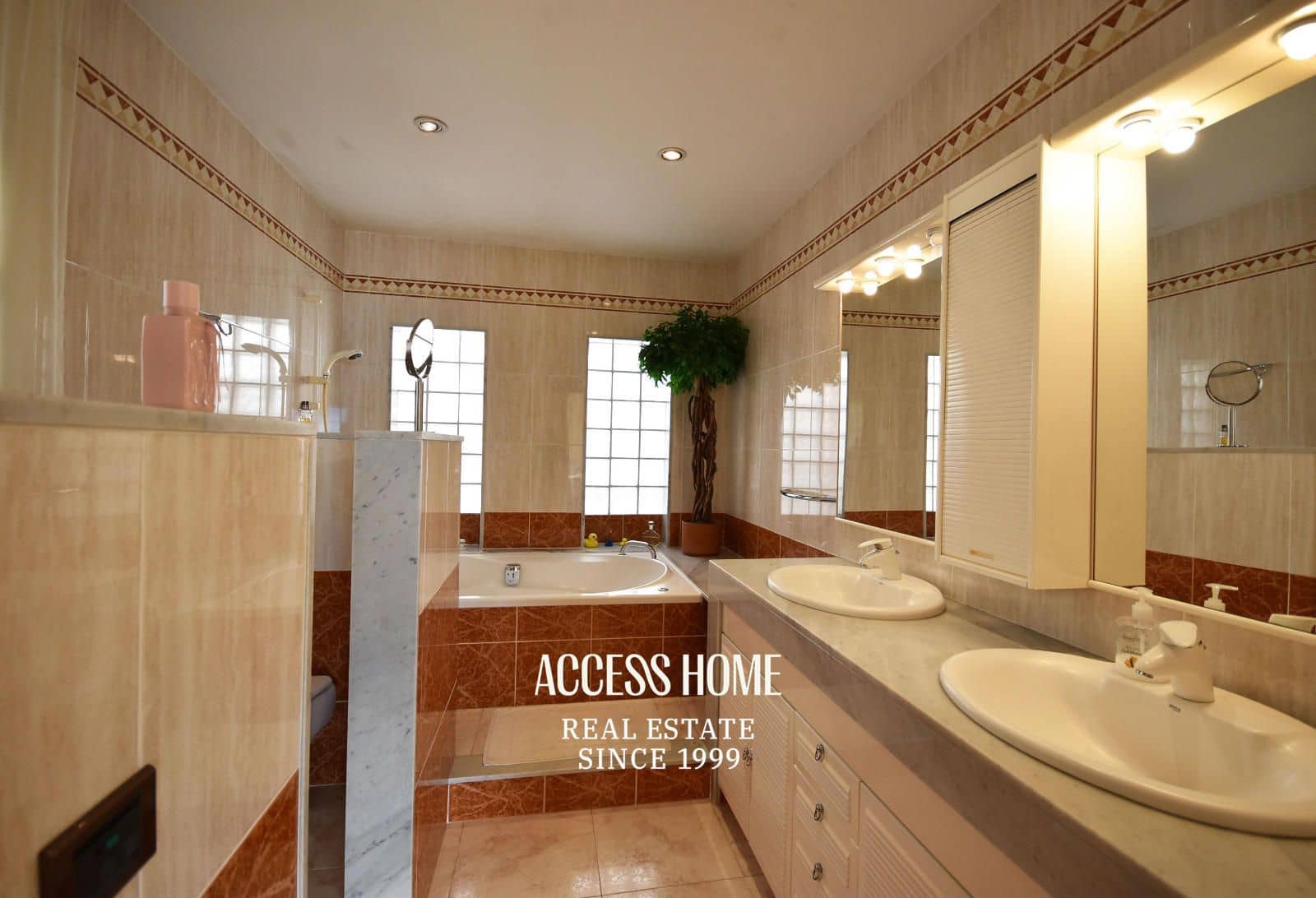 5 soveværelse Villa til salg i Premia de Mar med swimmingpool garage - € 820.000 (Ref: 9146179)